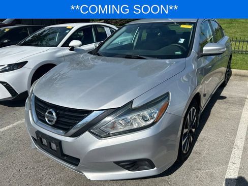 Used 2017 Nissan Altima 2.5 SV w/ Convenience Package FWD image 1