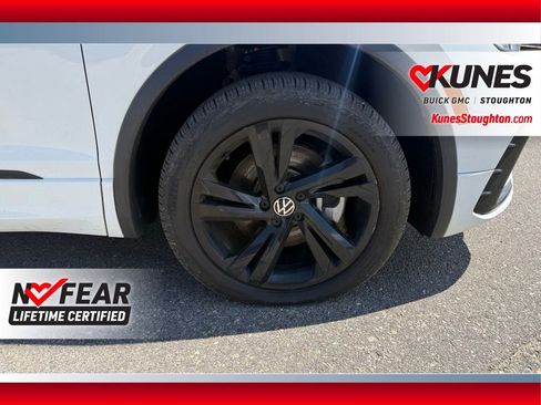 Used 2024 Volkswagen Tiguan SE R-Line AWD/4WD image 15