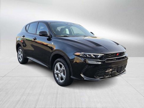 Used 2023 Dodge Hornet GT w/ Cold Weather Group image 2