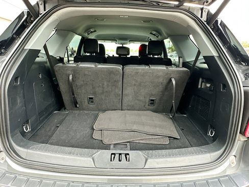 Used 2024 Ford Explorer XLT w/ Equipment Group 202A image 28