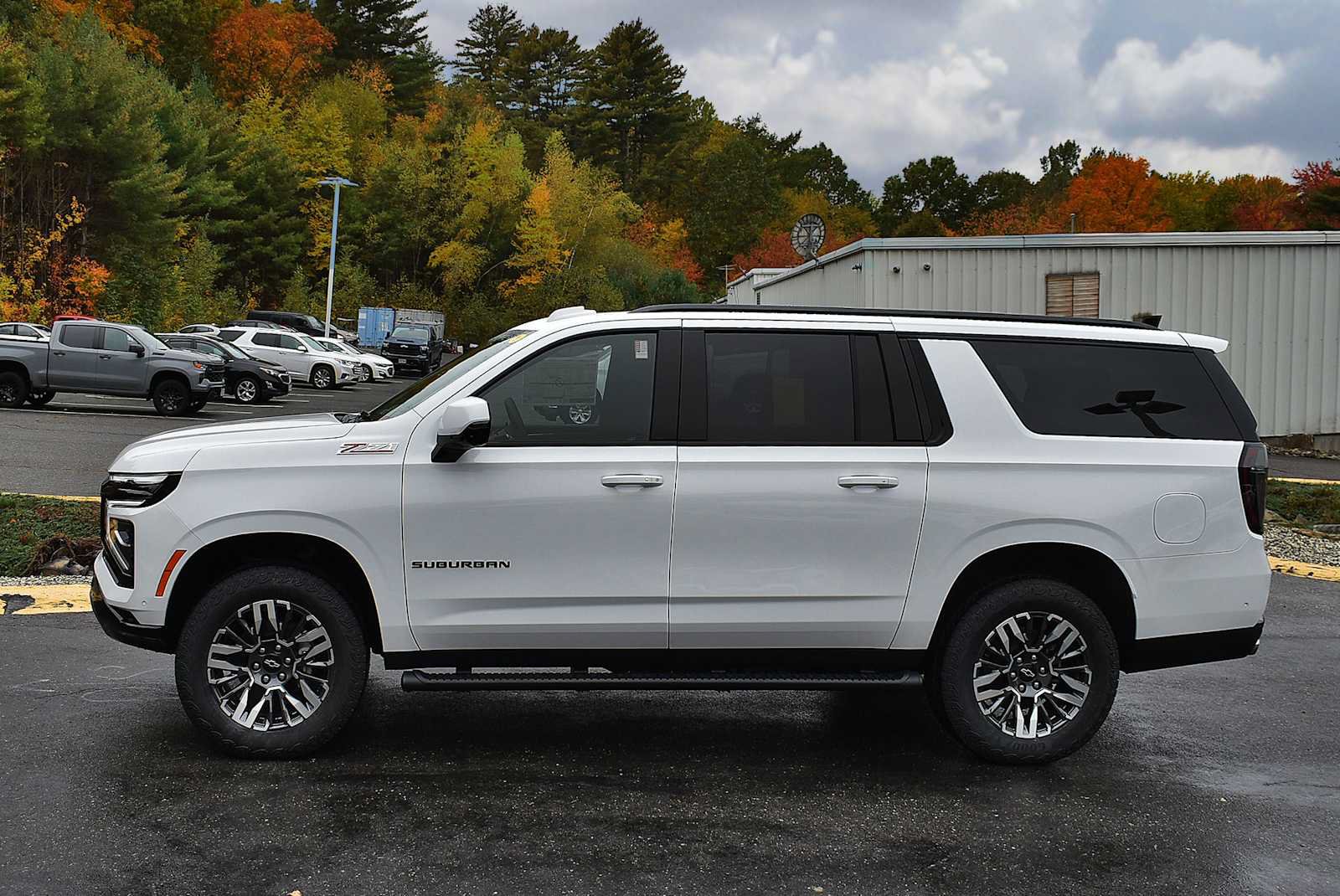 New 2027 Chevrolet Suburban Z71 w/ Comfort Package AWD/4WD image 4