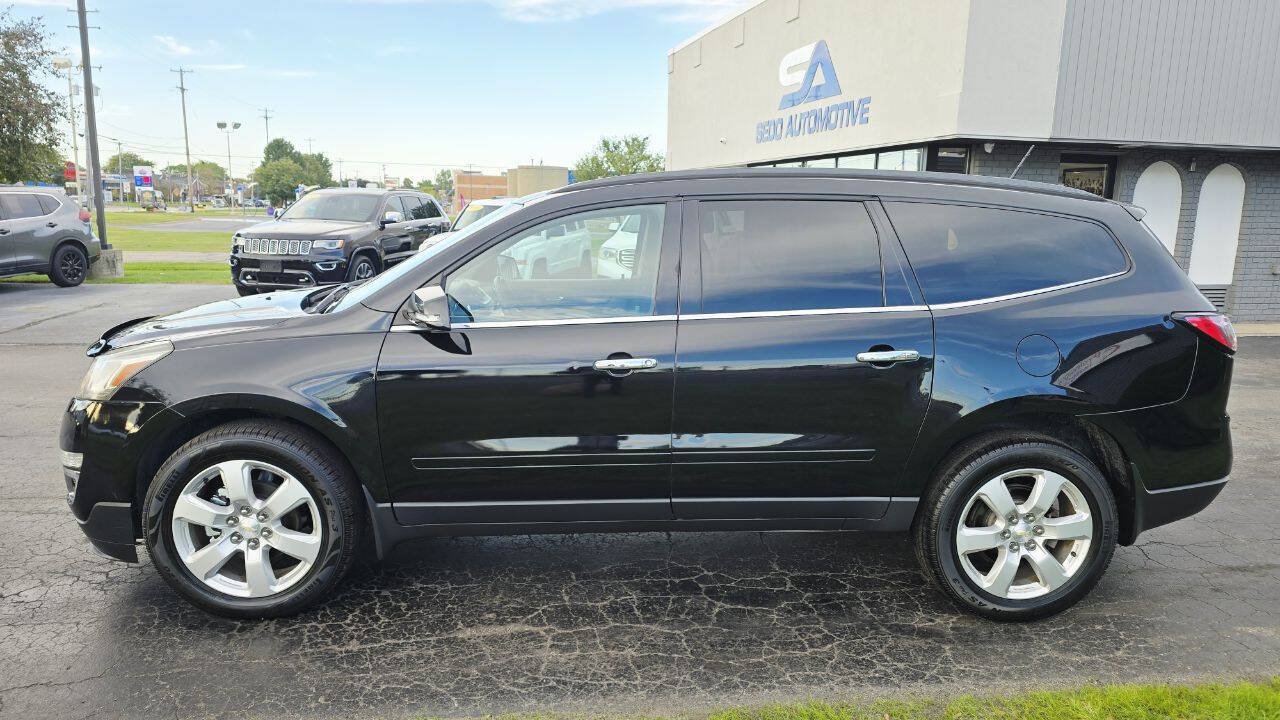 Used 2016 Chevrolet Traverse LT w/ Style and Technology Package FWD image 3