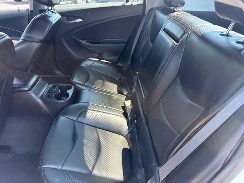 Used 2017 Chevrolet Volt Premier w/ Driver Confidence Package FWD image 15