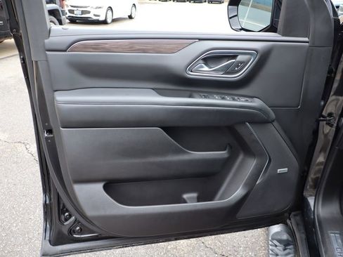 Used 2022 Chevrolet Tahoe Z71 w/ Luxury Package image 12