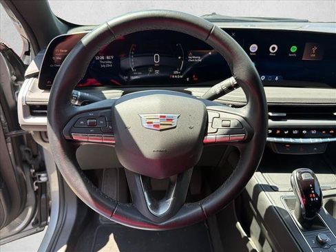Used 2025 Cadillac XT4 Premium Luxury FWD image 14