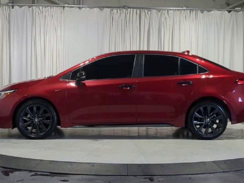 Used 2023 Toyota Corolla SE FWD image 6