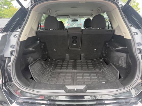 Used 2016 Nissan Rogue SV w/ SV Premium Package FWD image 10