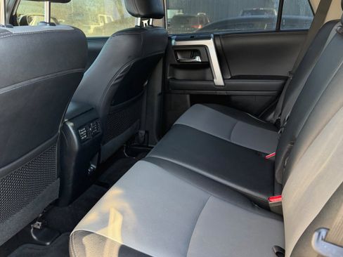 Used 2022 Toyota 4Runner SR5 Premium w/ Moonroof Package AWD/4WD image 10