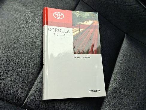 Used 2016 Toyota Corolla LE Premium image 27