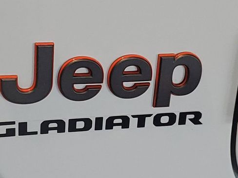 Used 2021 Jeep Gladiator Mojave w/ Trailer Tow Package image 8
