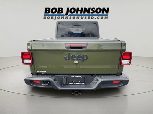 Used 2022 Jeep Gladiator Sport AWD/4WD image 3