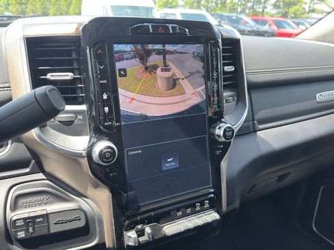 Used 2024 RAM 2500 Laramie AWD/4WD image 19