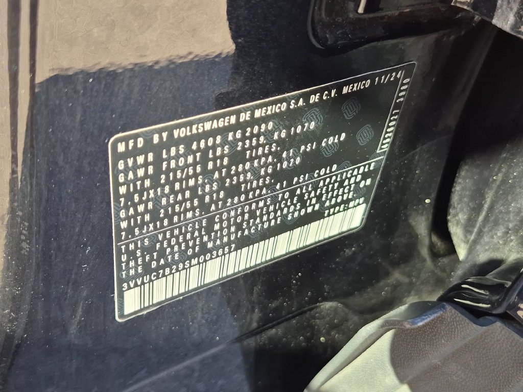 Used 2025 Volkswagen Taos SE AWD/4WD image 34