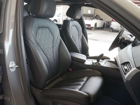Used 2021 BMW 530i xDrive w/ Premium Package AWD/4WD image 4