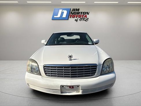 Used 2005 Cadillac De Ville w/ Equipment Group FWD image 2