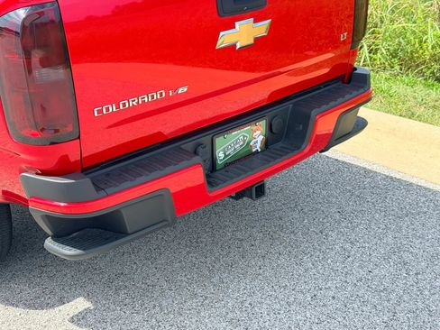 Used 2020 Chevrolet Colorado LT w/ LT Convenience Package AWD/4WD image 22