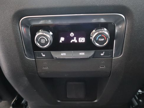 Used 2025 Chevrolet Tahoe High Country AWD/4WD image 17