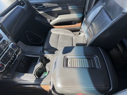 Used 2016 Chevrolet Suburban LT AWD/4WD image 15