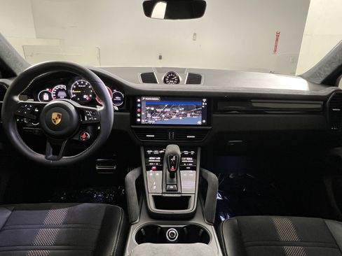 Certified 2023 Porsche Cayenne Turbo GT AWD/4WD image 13