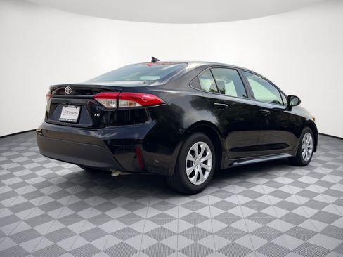 Used 2025 Toyota Corolla LE FWD image 9