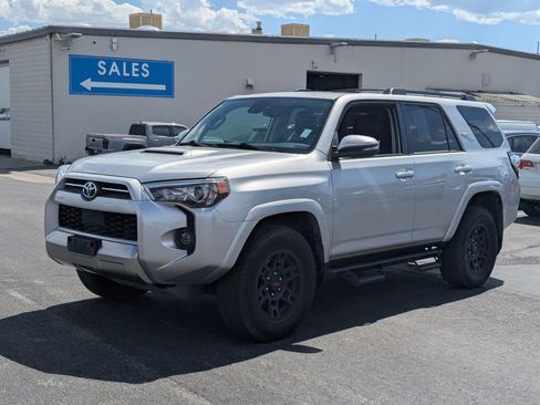 Used 2022 Toyota 4Runner TRD Off-Road Premium w/ Moonroof Package AWD/4WD image 9