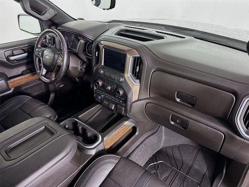 Used 2021 Chevrolet Silverado 1500 High Country w/ Technology Package AWD/4WD image 32