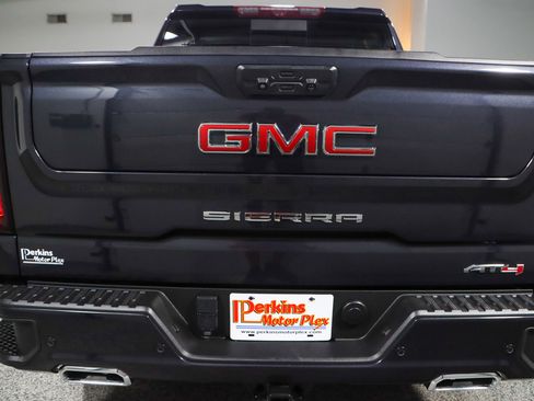 Used 2023 GMC Sierra 1500 AT4 image 8