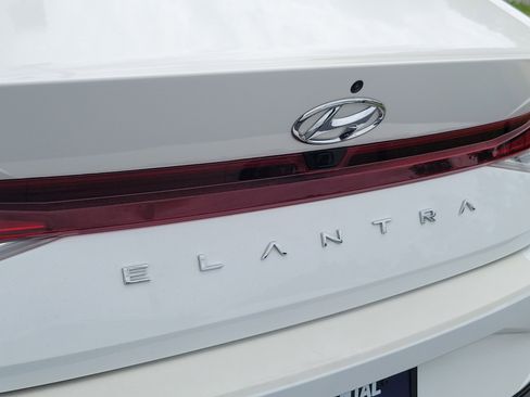 Used 2023 Hyundai Elantra SEL w/ Convenience Package FWD image 6