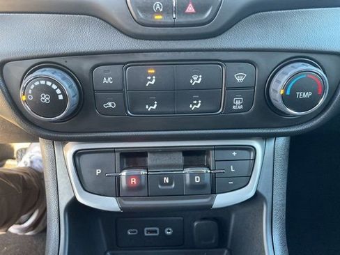 Used 2023 GMC Terrain SLE image 20