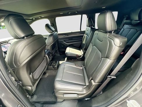 New 2025 Jeep Grand Cherokee L Limited w/ Luxury Tech Group II image 28