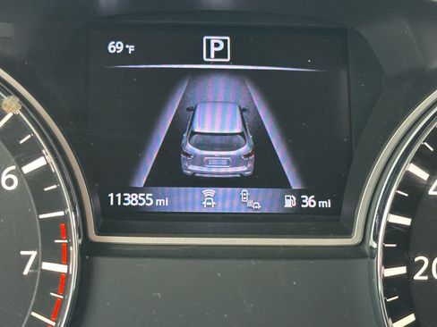 Used 2019 Nissan Pathfinder SV image 44