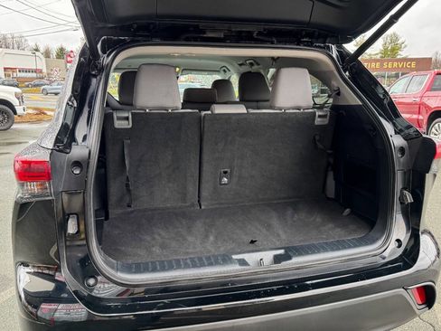 Used 2020 Toyota Highlander LE image 20