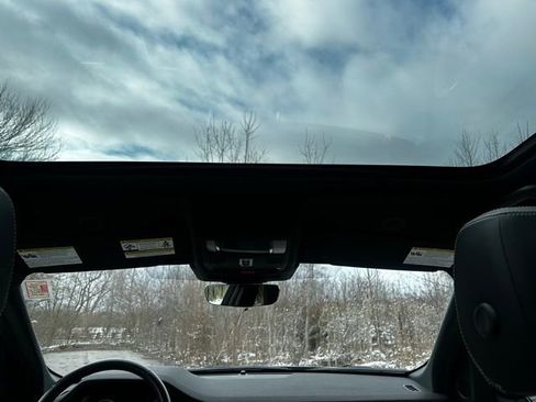 Used 2023 Land Rover Discovery Sport SE R-Dynamic image 22