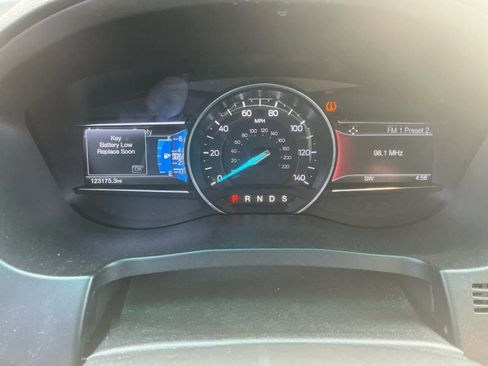 Used 2016 Ford Explorer XLT w/ Equipment Group 202A image 15