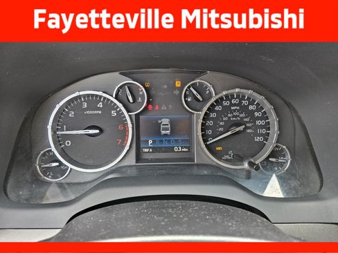 Used 2014 Toyota Tundra SR5 w/ SR5 Upgrade Package RWD image 28