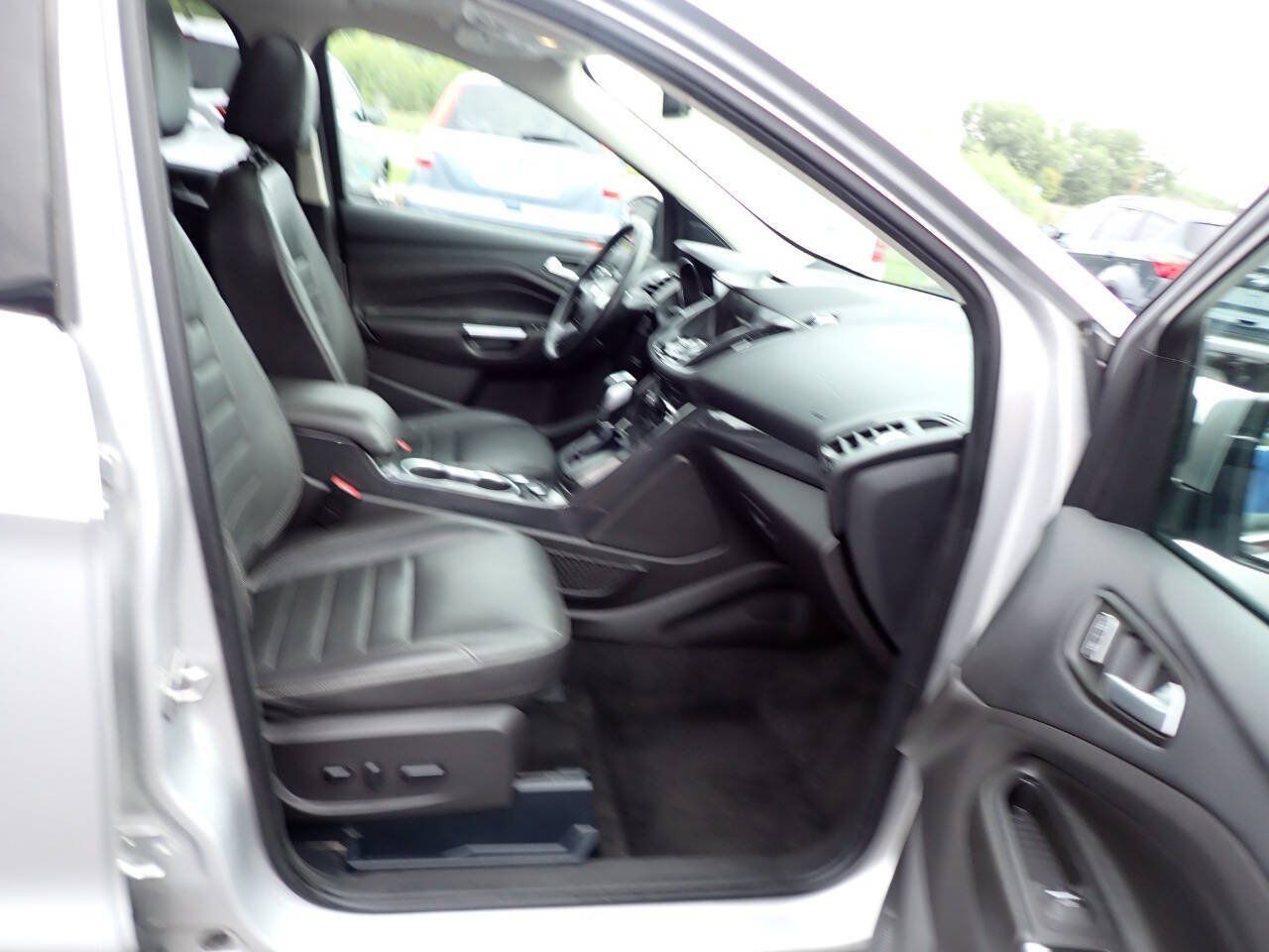 Used 2016 Ford Escape Titanium AWD/4WD image 9