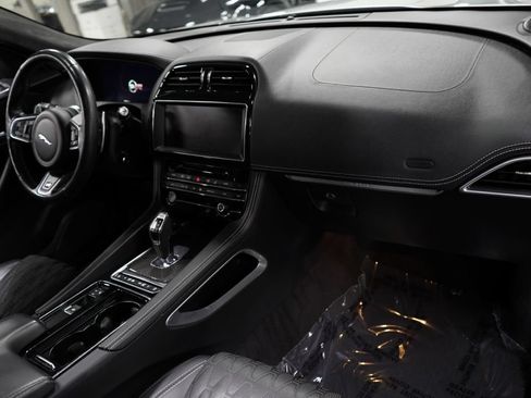 Used 2019 Jaguar F-PACE SVR AWD/4WD image 31