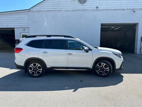 Used 2023 Subaru Ascent Touring AWD/4WD image 5