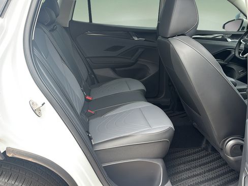 New 2026 Volkswagen Tiguan SE FWD image 13