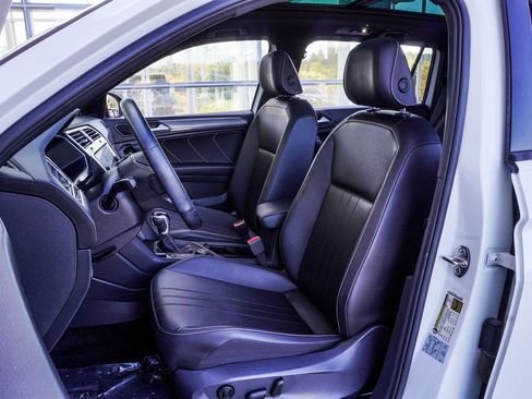 Used 2022 Volkswagen Tiguan SE R-Line image 19