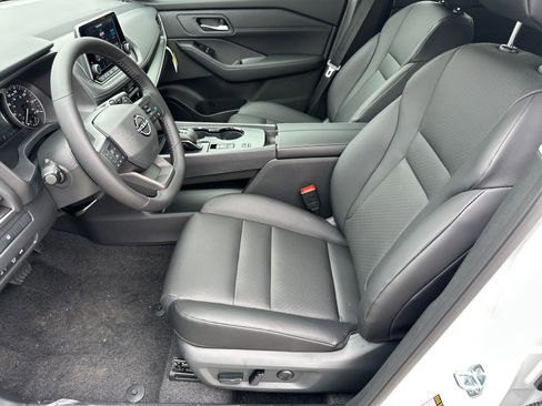 New 2026 Nissan Rogue SV FWD image 9
