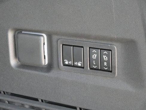 New 2026 GMC Yukon XL Elevation w/ Elevation Premium Package AWD/4WD image 32