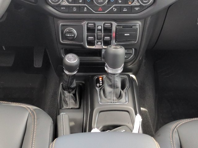 New 2027 Jeep Wrangler Unlimited Sahara AWD/4WD image 19