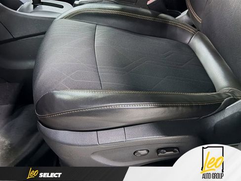 Used 2018 Chevrolet Trax LT w/ LT Convenience Package image 18