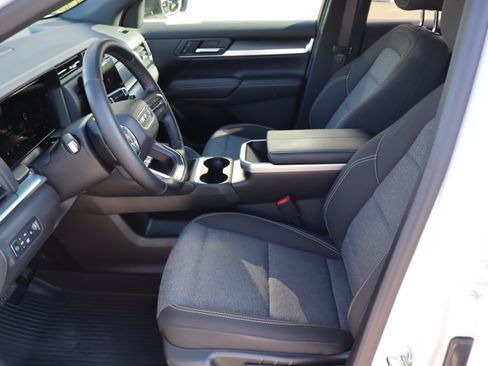 Used 2025 GMC Terrain Elevation AWD/4WD image 16