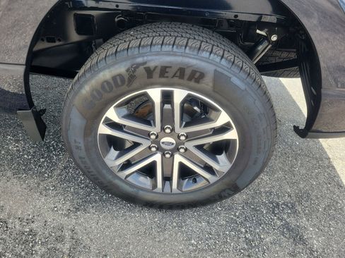 Used 2023 Ford F150 XL w/ STX Appearance Package RWD image 9