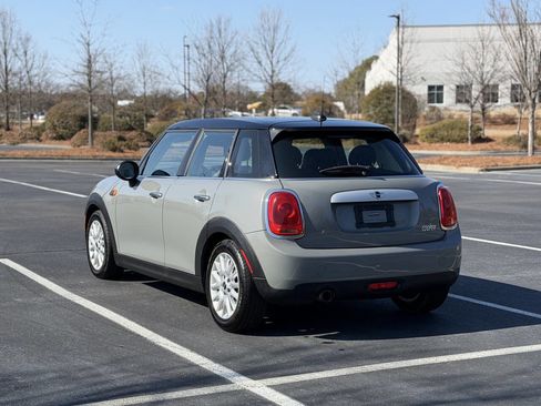 Used 2015 MINI Cooper 4-Door Hardtop image 5