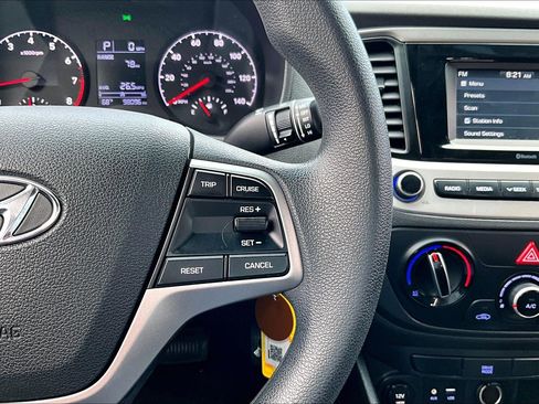 Used 2019 Hyundai Accent SE FWD image 19