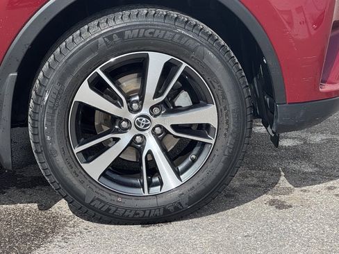 Used 2018 Toyota RAV4 XLE image 4