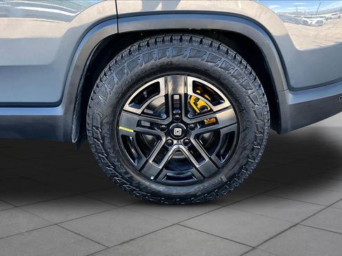 Used 2023 Rivian R1S Adventure AWD/4WD image 10